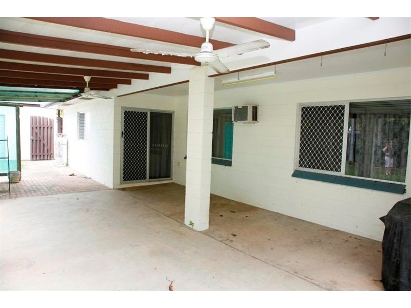 10 Badelona Street, Cranbrook QLD 4814