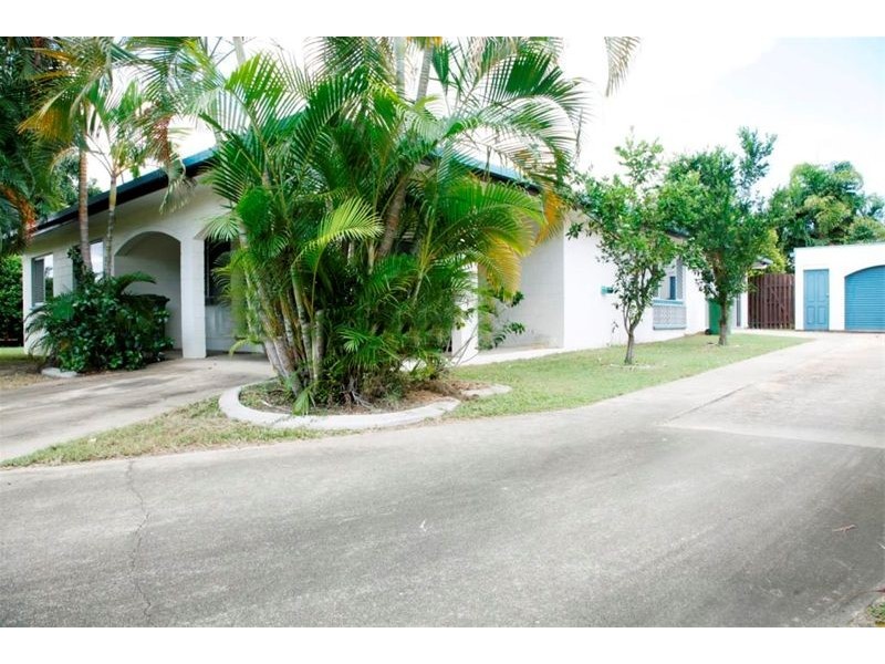 10 Badelona Street, Cranbrook QLD 4814