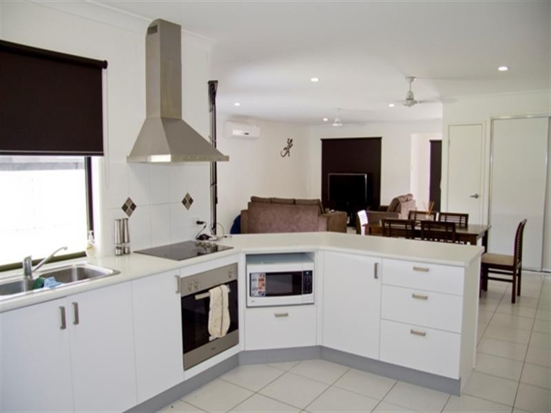 46 Hasty Street, Mount Louisa QLD 4814