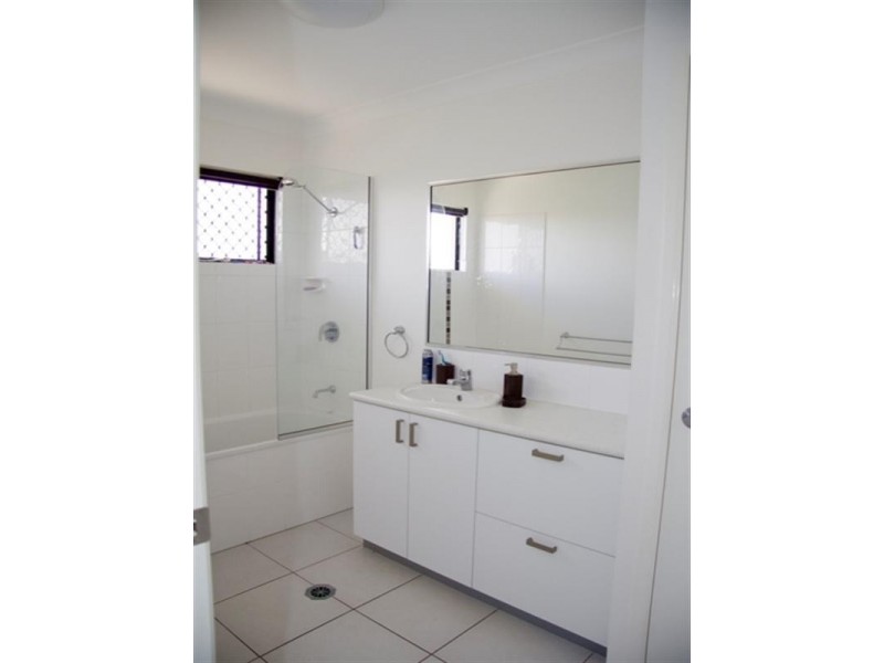 46 Hasty Street, Mount Louisa QLD 4814