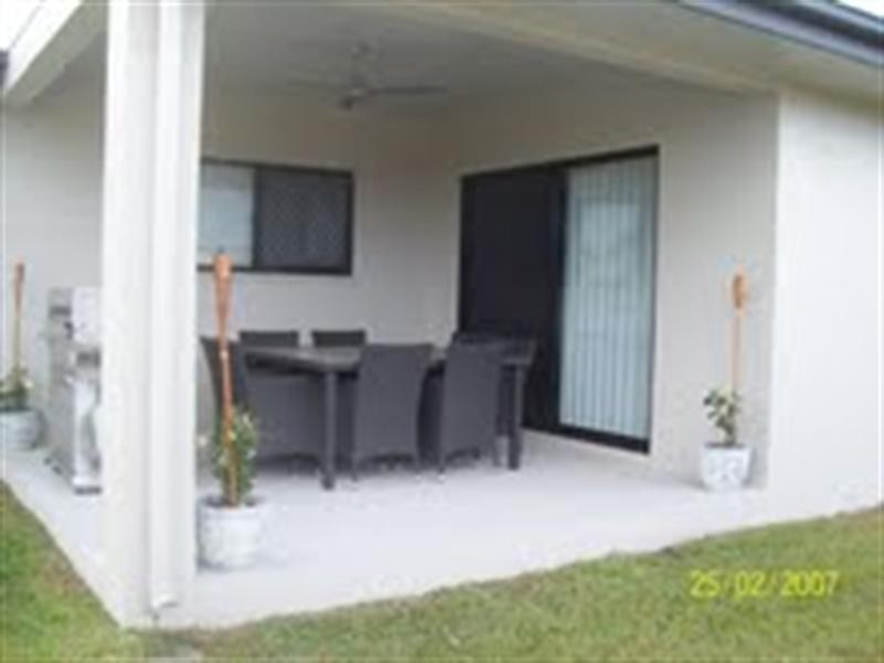 52 BEACH OAK DRIVE, ‘SANCTUM ESTATE’, Mount Low QLD 4818