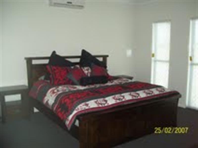 52 BEACH OAK DRIVE, ‘SANCTUM ESTATE’, Mount Low QLD 4818