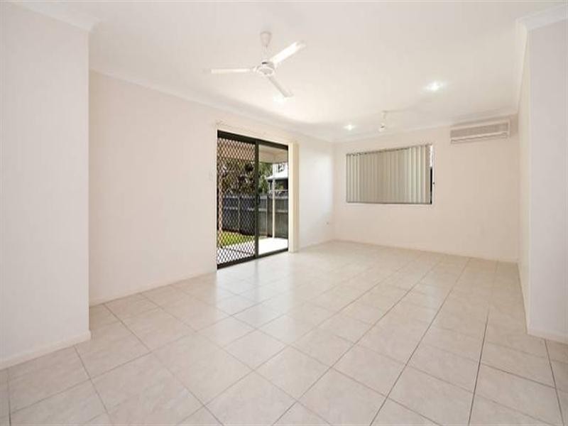 12 Bloomfield Place, ‘Riverside Gardens’, Douglas QLD 4814