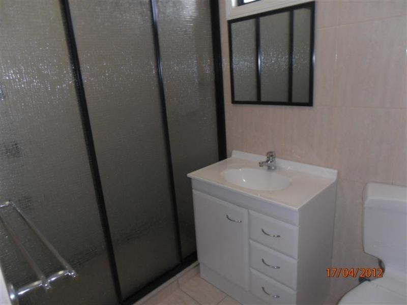 2/21 Warburton Street, North Ward QLD 4810