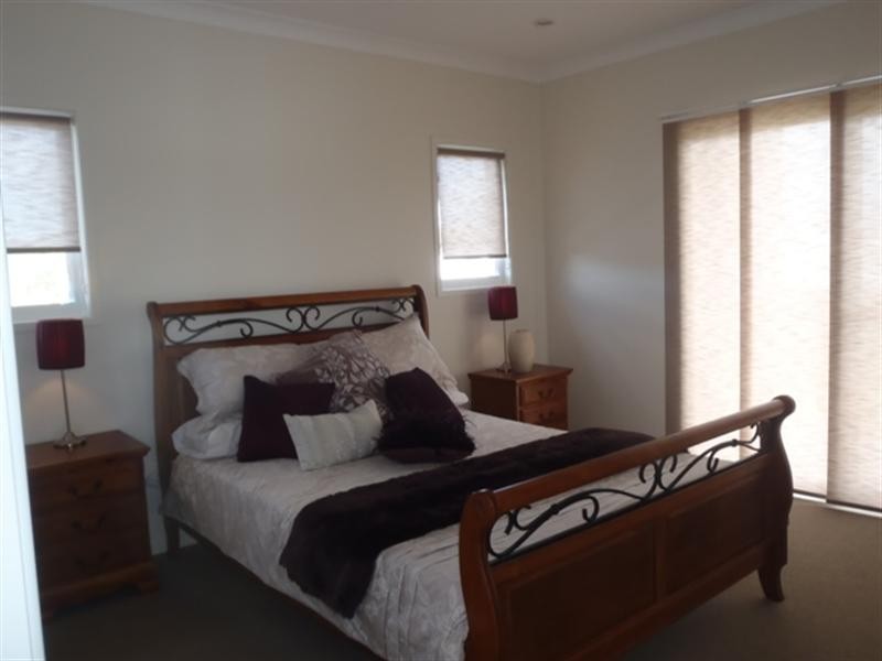 7 Balladonia Avenue, Mount Low QLD 4818