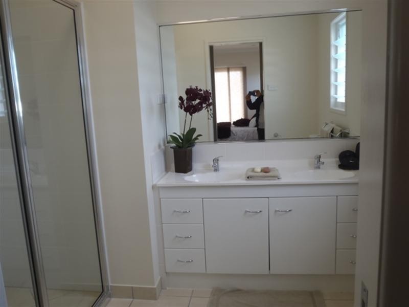 7 Balladonia Avenue, Mount Low QLD 4818