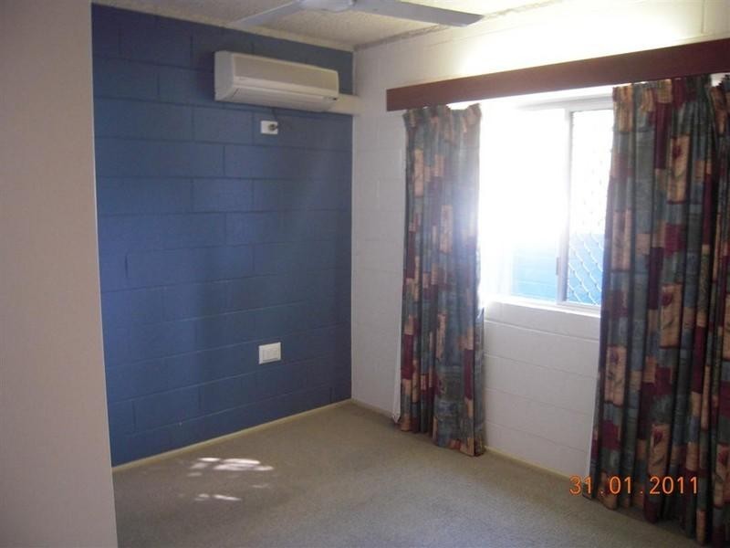 2/10 Paxton Street, North Ward QLD 4810