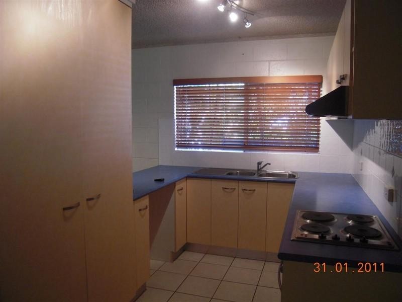 2/10 Paxton Street, North Ward QLD 4810