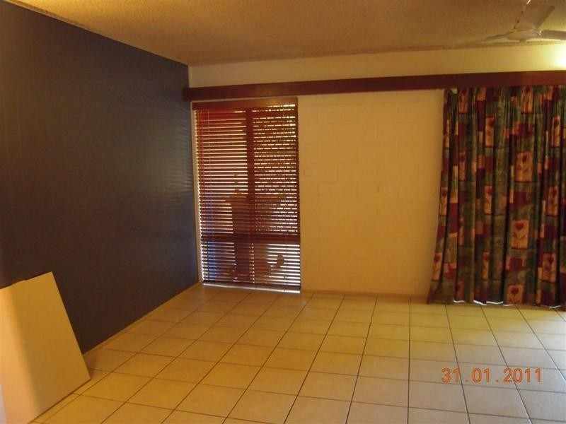 2/10 Paxton Street, North Ward QLD 4810