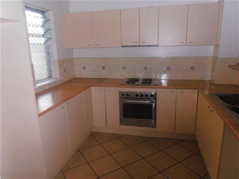 1/24 Martinez Avenue, ‘The Lakes’, West End QLD 4810