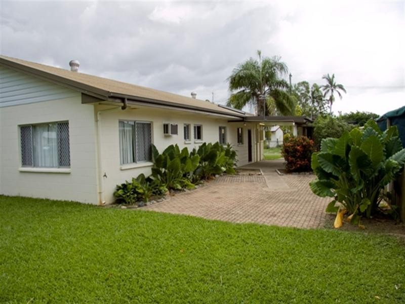 39 Illuta Street, Rasmussen QLD 4815