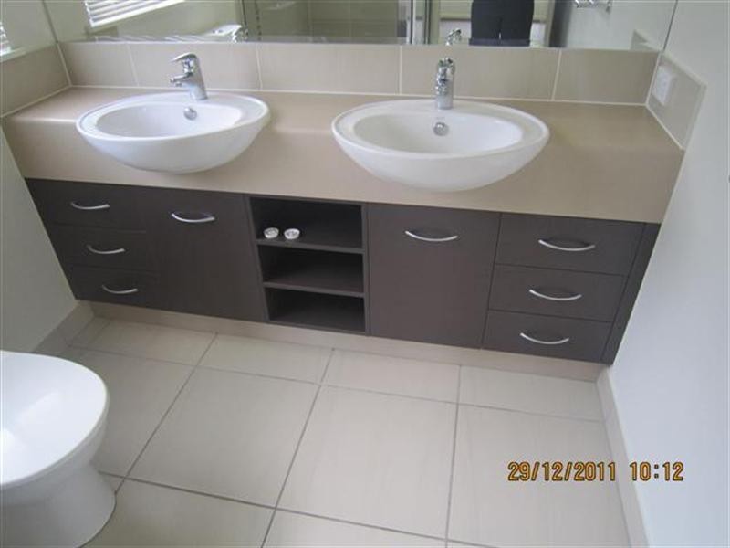 8 Browning Street, Mount Louisa QLD 4814