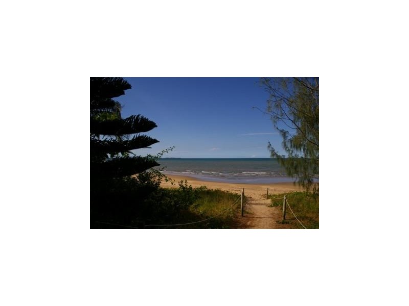 6 Reef Street, Saunders Beach QLD 4818