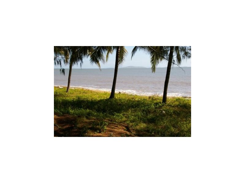 6 Reef Street, Saunders Beach QLD 4818