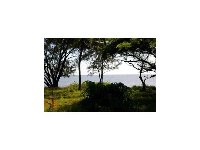 6 Reef Street, Saunders Beach QLD 4818