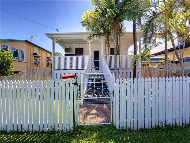 15 Ninth Avenue, Railway Estate QLD 4810