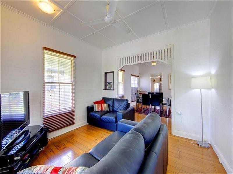 15 Ninth Avenue, Railway Estate QLD 4810