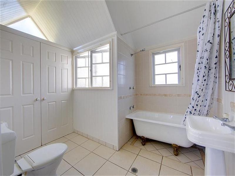 15 Ninth Avenue, Railway Estate QLD 4810