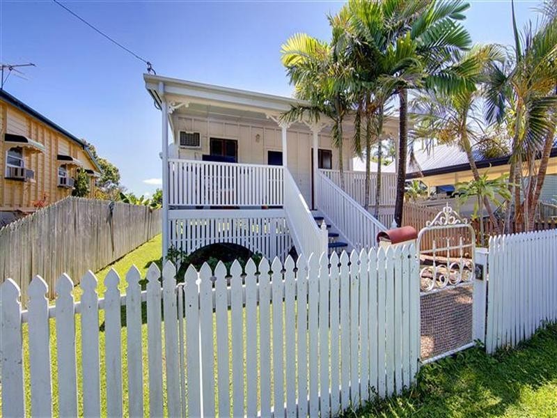 15 Ninth Avenue, Railway Estate QLD 4810