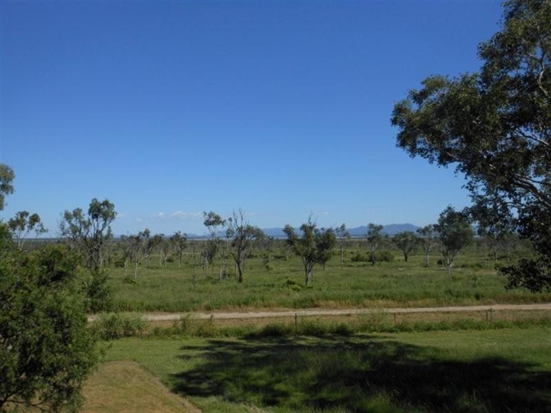 B Valley Road, Oak Valley QLD 4811