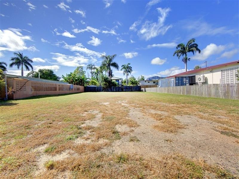 24 Barellan Street, Cranbrook QLD 4814