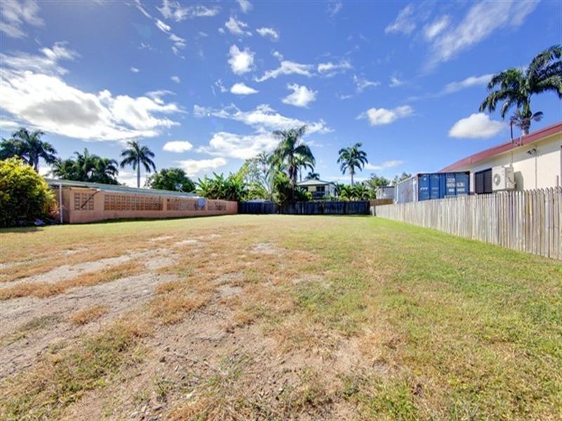 24 Barellan Street, Cranbrook QLD 4814