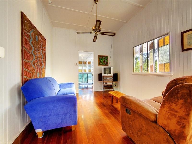 65 Livingstone Street, West End QLD 4810