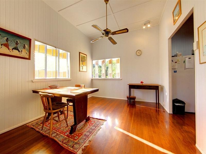 65 Livingstone Street, West End QLD 4810