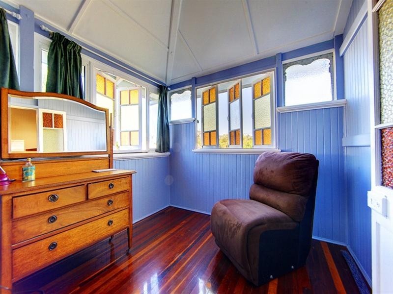 65 Livingstone Street, West End QLD 4810