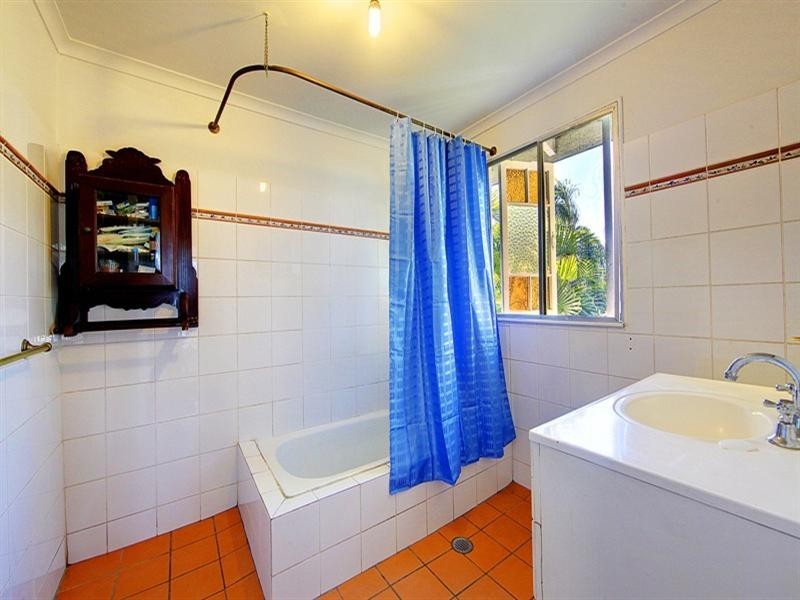 65 Livingstone Street, West End QLD 4810