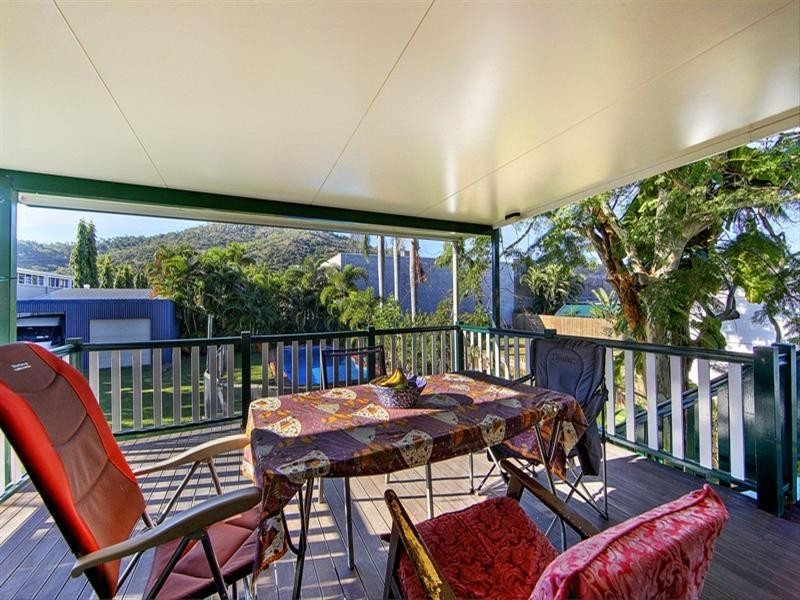65 Livingstone Street, West End QLD 4810