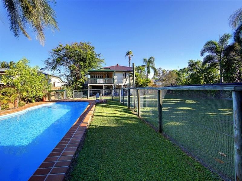 65 Livingstone Street, West End QLD 4810