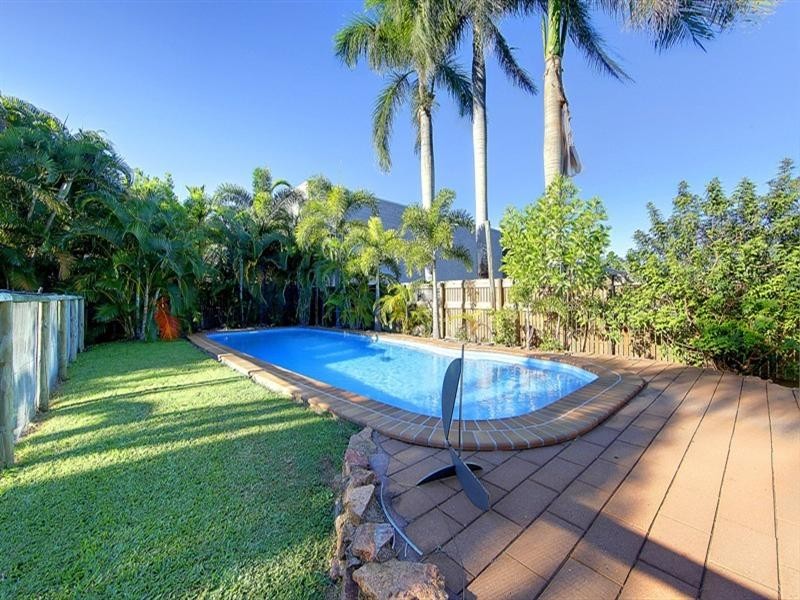 65 Livingstone Street, West End QLD 4810