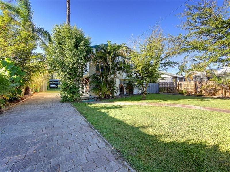 65 Livingstone Street, West End QLD 4810