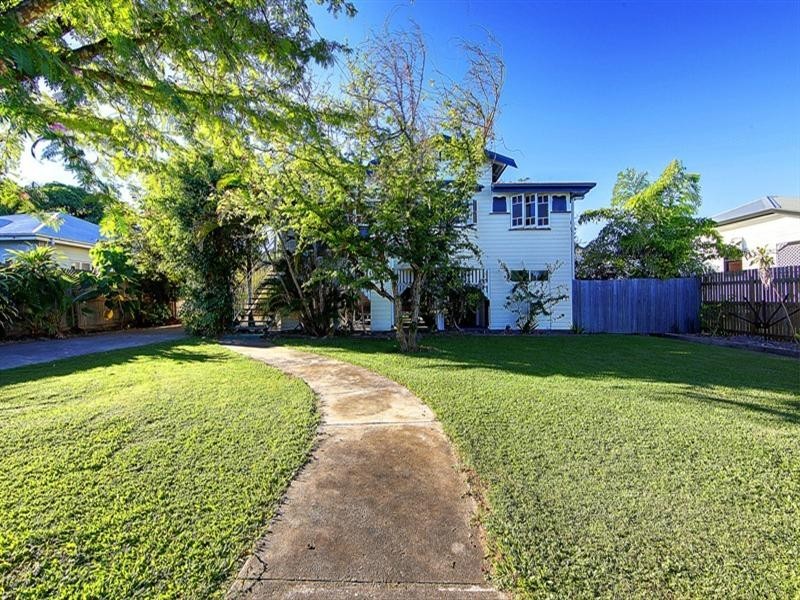 65 Livingstone Street, West End QLD 4810