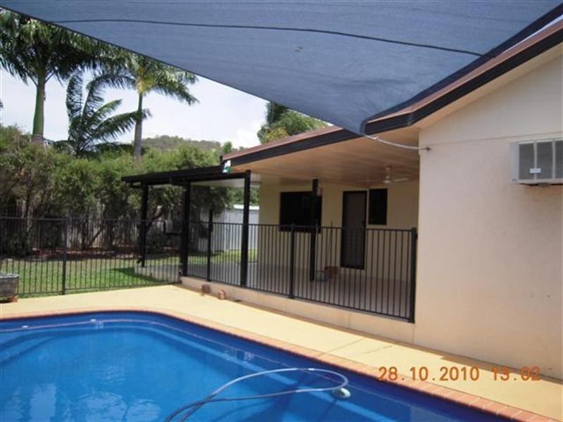 2 Buller Close, Mount Louisa QLD 4814