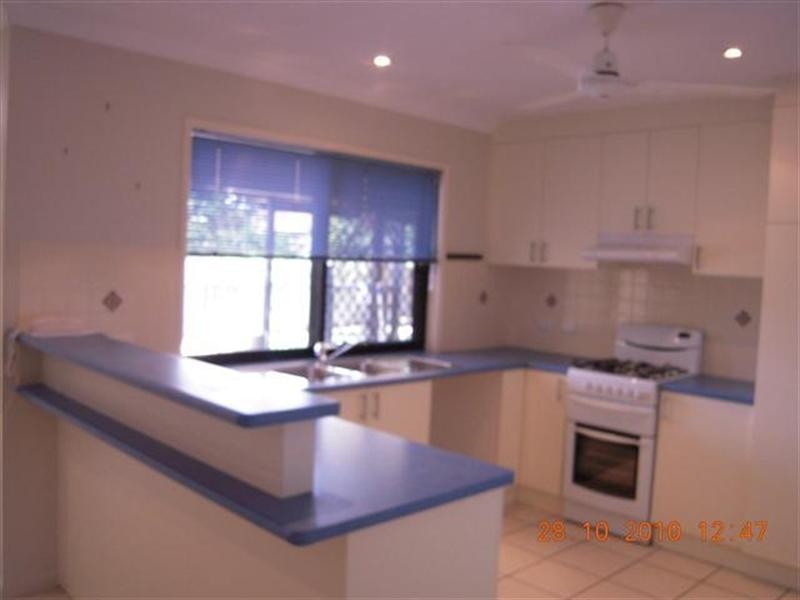 2 Buller Close, Mount Louisa QLD 4814