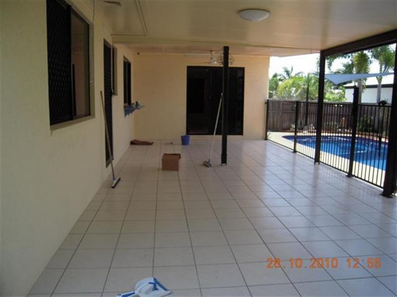 2 Buller Close, Mount Louisa QLD 4814