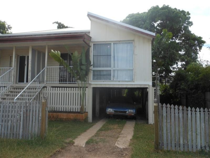 2/26 McKinley, North Ward QLD 4810