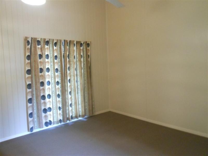 2/26 McKinley, North Ward QLD 4810