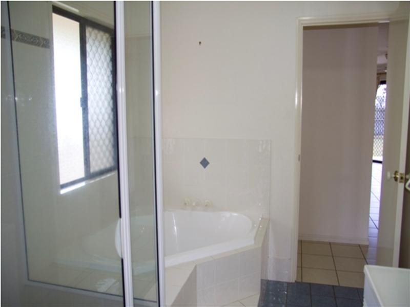 7 Black Braes Court, Mount Louisa QLD 4814