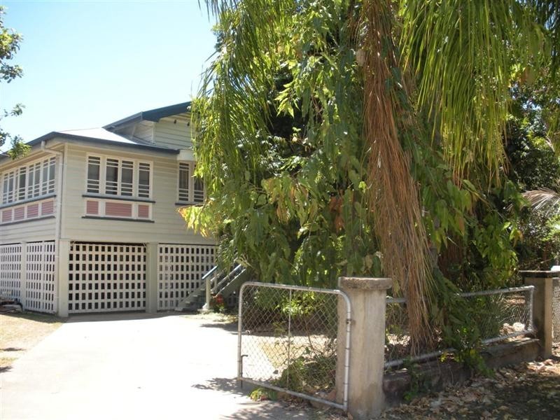 10 Sycamore Street, Pimlico QLD 4812