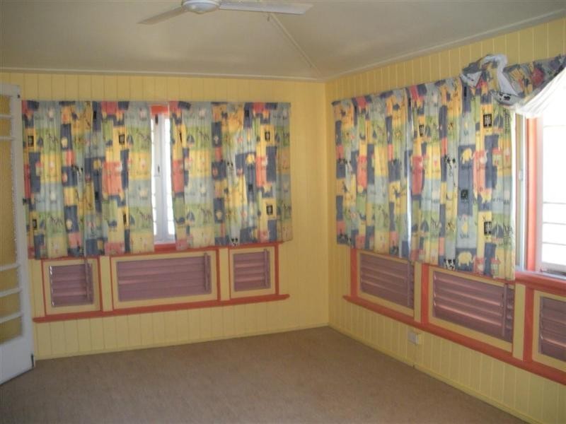 10 Sycamore Street, Pimlico QLD 4812