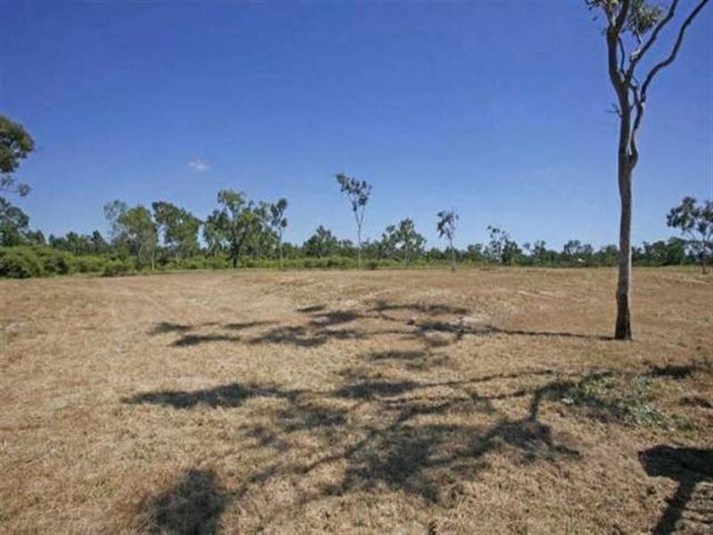 19 South Beck Drive, Rasmussen QLD 4815