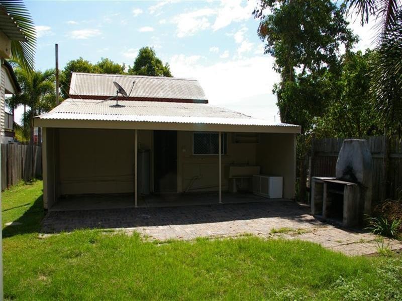 33 Perkins Street, South Townsville QLD 4810