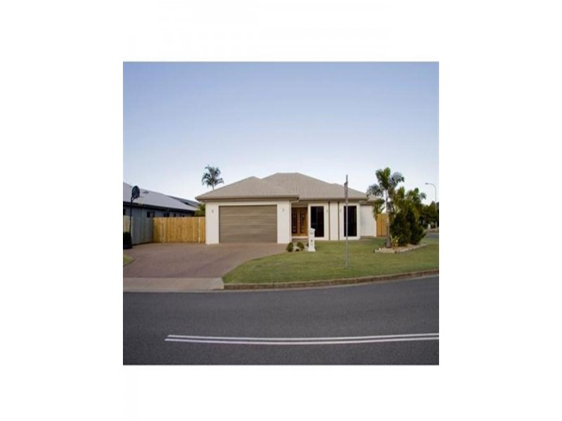 32 Springbrook Parade, ‘Fairfield Waters’, Idalia QLD 4811