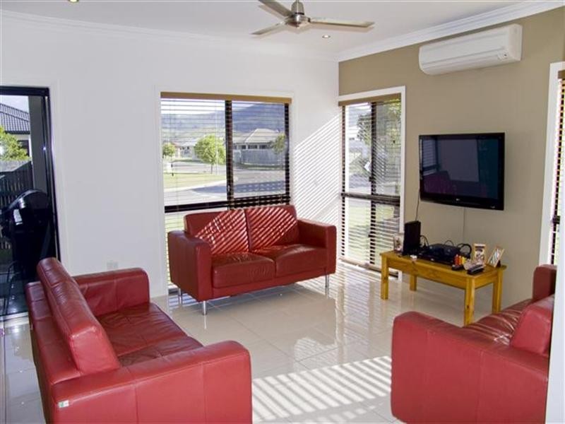 32 Springbrook Parade, ‘Fairfield Waters’, Idalia QLD 4811