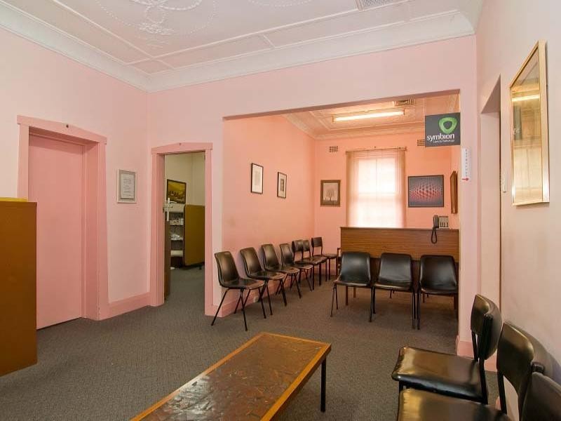 33 North Parade, Campsie NSW 2194