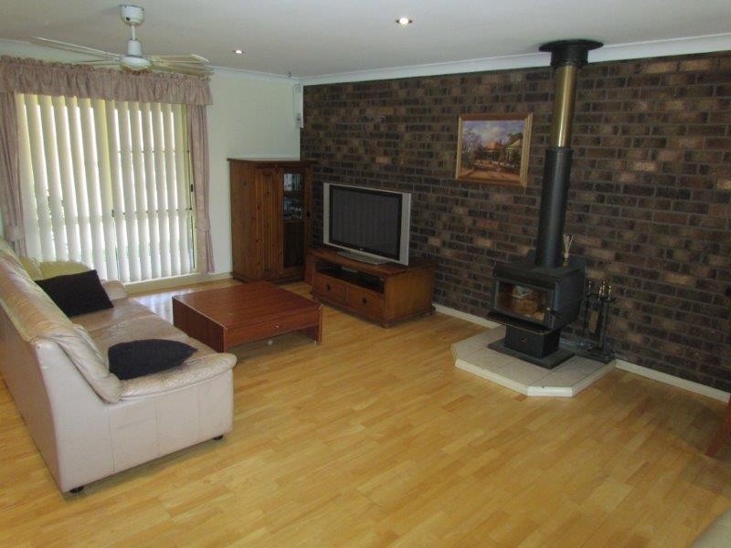 74 Preston Drive, Macksville NSW 2447