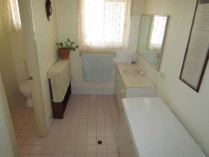 74 Preston Drive, Macksville NSW 2447